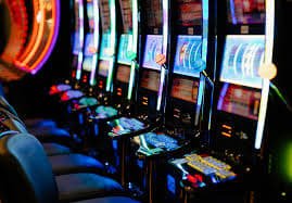 iwbet01 Live Betting ဖြင့် Myanmar ဘောလုံးပွဲများကို Real-time Odds ကြည့်ရှုလောင်းကစားနေသောမြင်ကွင်း